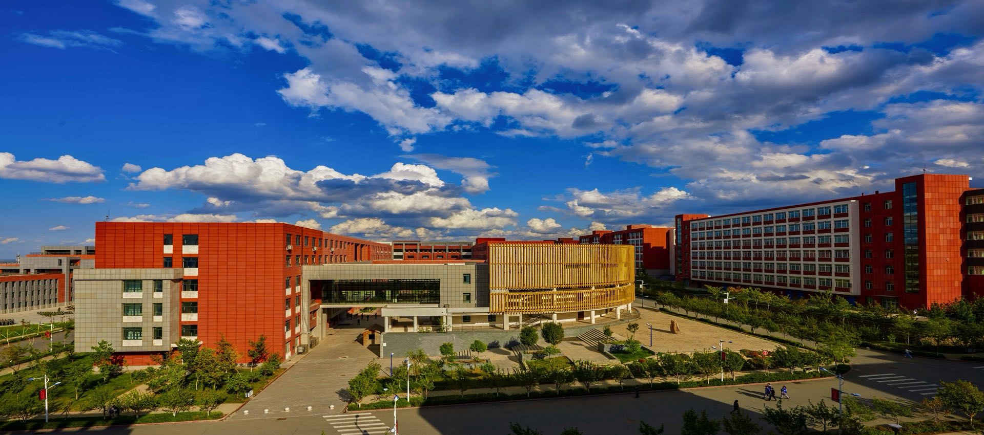 乌鲁木齐职业大学国际交流与合作学院